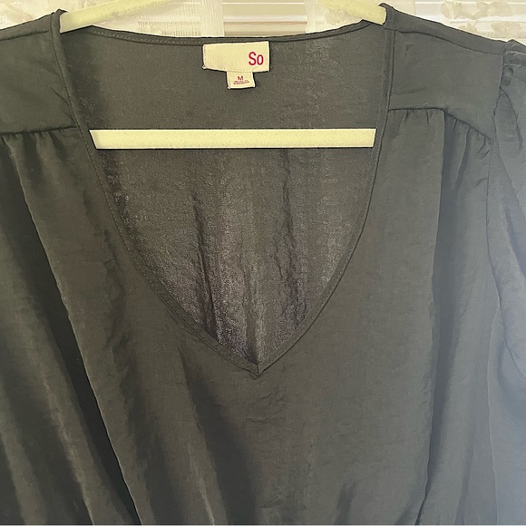 So Black satin blouse - Picture 4 of 7